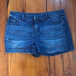 Size 8 Elle denim jean shorts